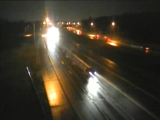 Traffic Cam CAM 3 Manchester I-84 EB Exit 63 - Rt. 30 (Tolland Tpke.) - Eastbound