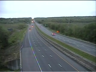 Traffic Cam CAM 47 Tolland I-84 WB Exit 68 - Cider Mill Rd. - Westbound