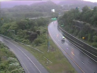Traffic Cam CAM 53 New Britain I-84 WB Exit 35 - North Mountain Rd.