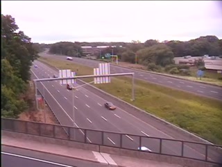 Traffic Cam CAM 105 Rocky Hill I-91 SB N/O Exit 22S - Rt. 3 (Cromwell Ave.) - Southbound