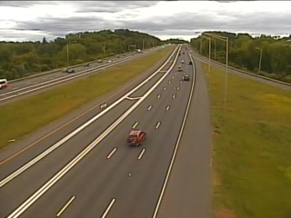 Traffic Cam CAM 4 Manchester I-84 WB Exit 63 - Rt. 30 (Deming St.) - Westbound