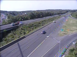 Traffic Cam CAM 60 Southington I-84 WB Exit 32 - Rt. 10 (Queen St.) - Westbound