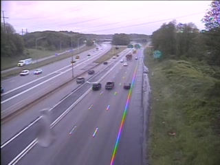 Traffic Cam CAM 74 Windsor I-91 SB N/O Exit 35B - N/O Rt. 218 (Putnam Hwy.) - Southbound