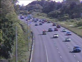 Traffic Cam CAM 100 Rocky Hill I-91 NB S/O Exit 24 - Gilbert Ave. - Northbound