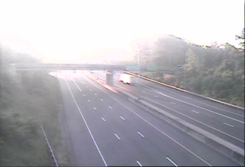 Traffic Cam CAM 85 Branford I-95 SB S/O Exit 54 - Todds Hill Rd.