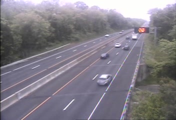 Traffic Cam CAM 139 Guilford I-95 SB N/O Exit 56 - Moose Hill Rd. - Southbound