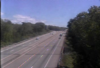 Traffic Cam CAM 156 Clinton I-95 NB S/O Exit 63 - Cow Hill Rd. - Northbound